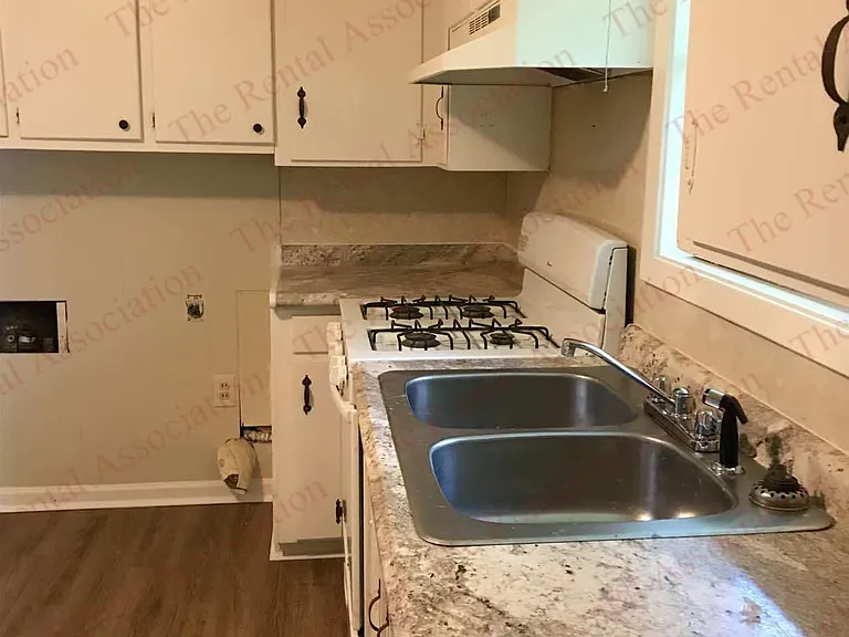 208 Tennessee St — Photo 21