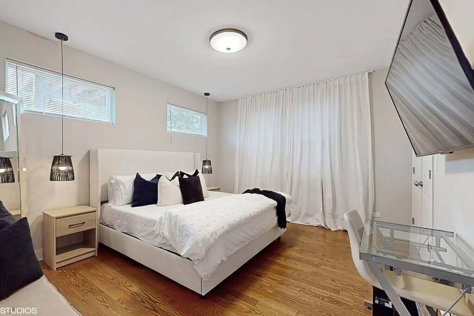 4 bed, 2.0 bath, 1496 sqft, $4,534 — Photo 4