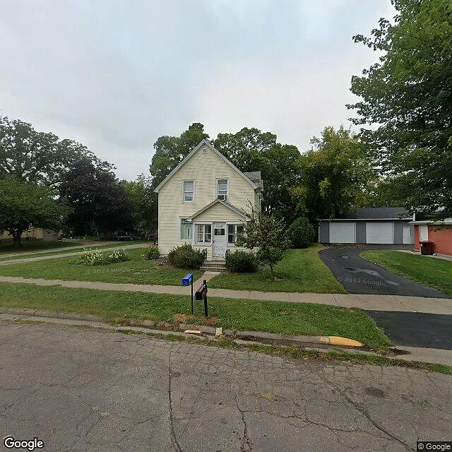 208 2nd St SW #B