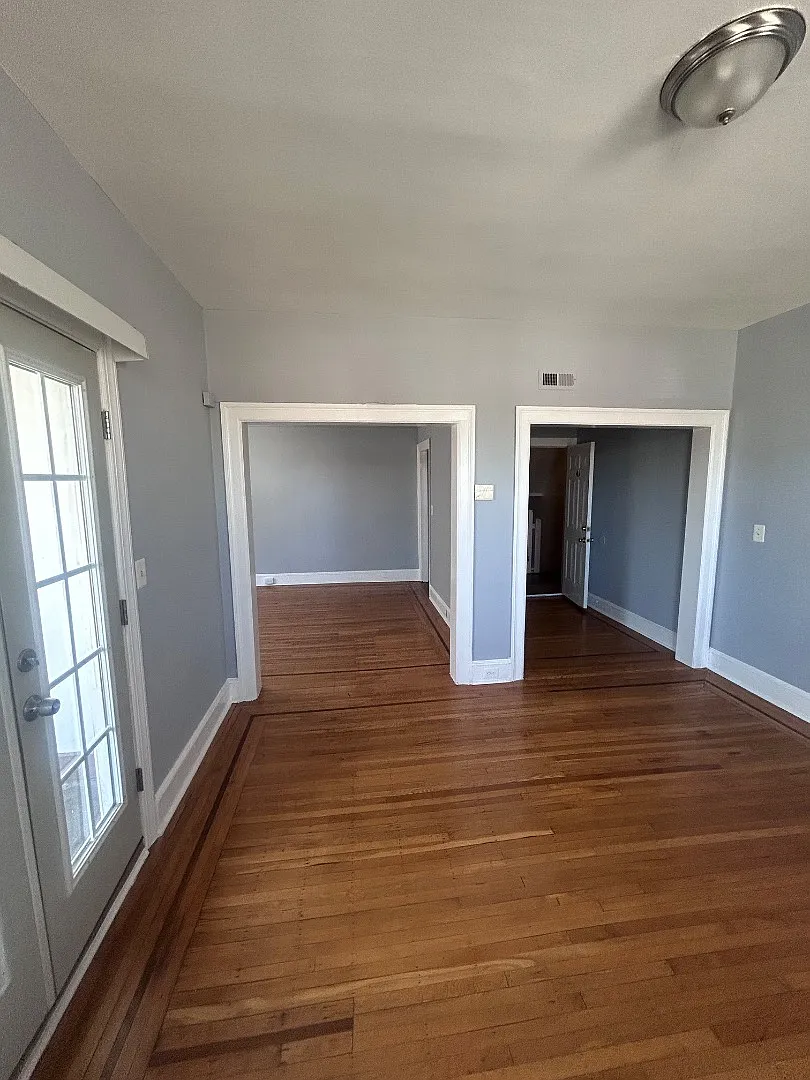 Unit Photo - 3413 Fairview Ave #4