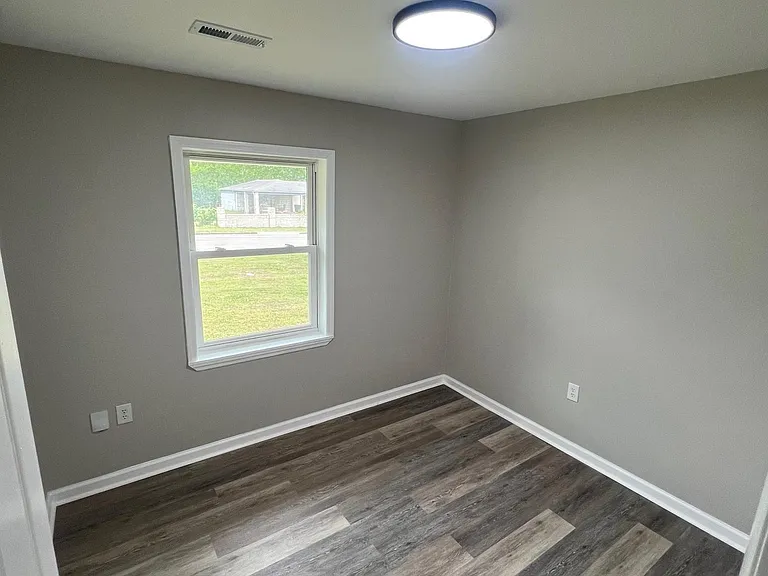 2211 Penhall Dr NE — Photo 10