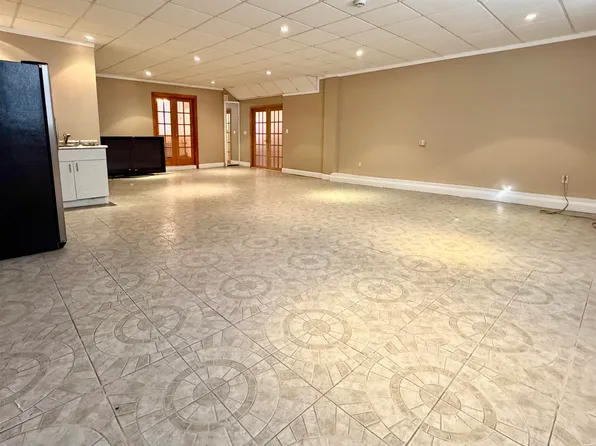 2108 West Street image 4 of 13