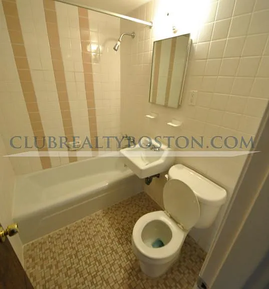 160 N Beacon St #1A — Photo 10