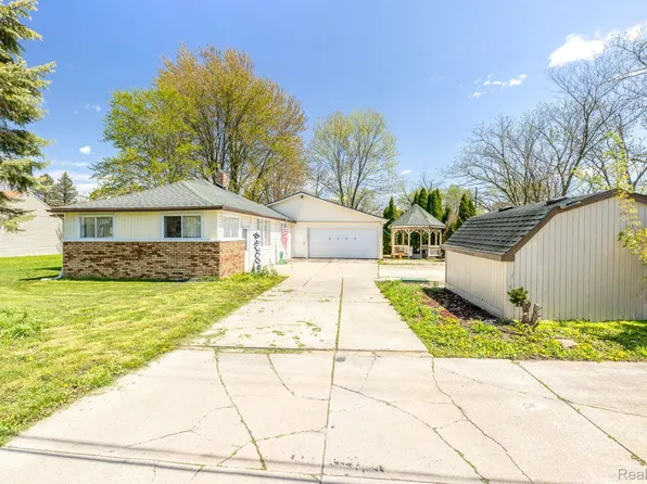 2532 Michigan Rd, Port Huron, MI 48060