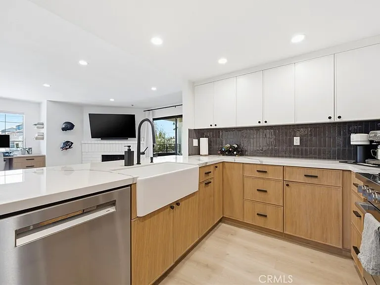 345 Avocado St #101A — Photo 6
