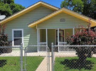 524 W Broadus St, Fort Worth, TX 76115