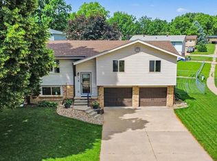 7326 Harvest Hills Dr, La Vista, NE 68128