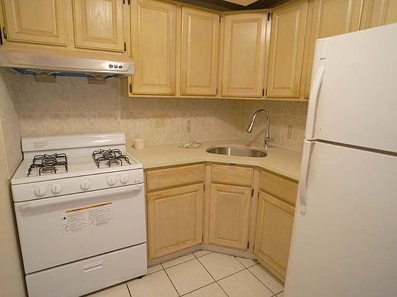 3rd image of 4123 76th St APT 2B