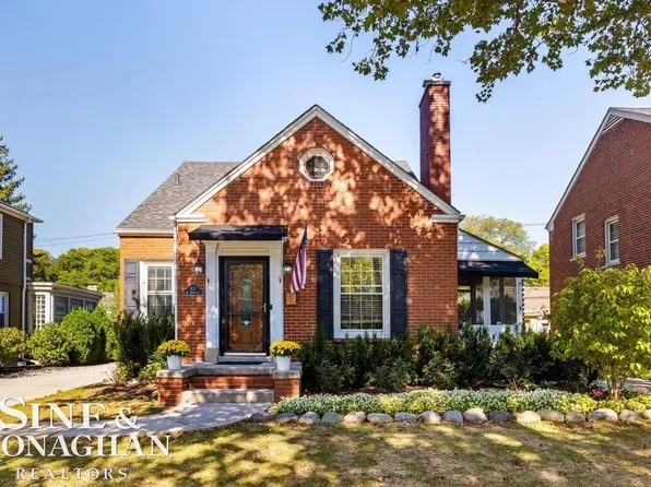 412 Mount Vernon Ave, Grosse Pointe Farms, MI 48236