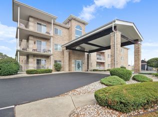 18215 Wentworth Ave APT 3B, Lansing, IL 60438