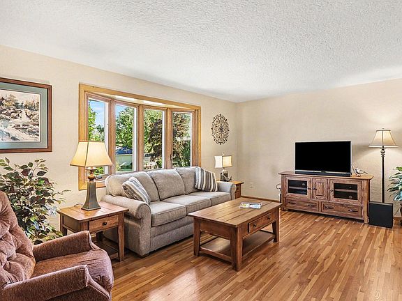 5th image of 1680 Spruce Dr