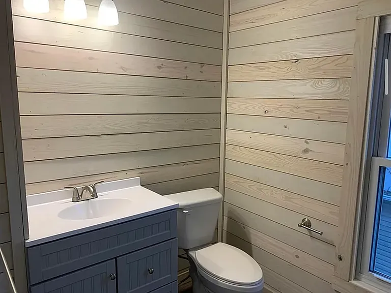 717 E Vine St — Photo 11