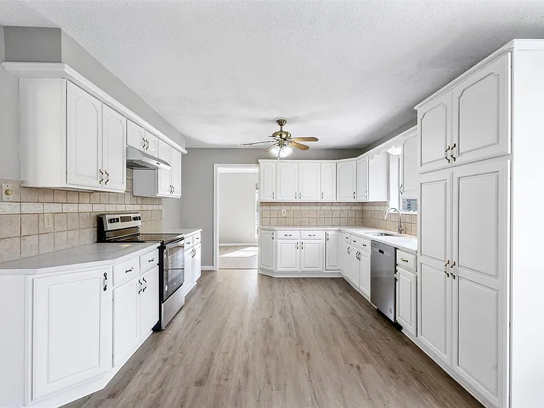 4106 Cypress Hill Dr — Photo 15