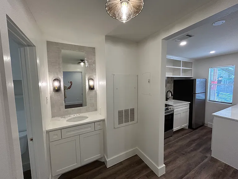 5516 Woodrow Ave #102 — Photo 19