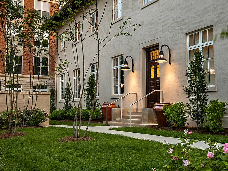 Entryway into building
