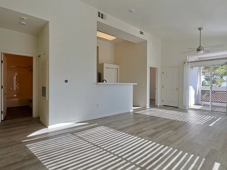 700 Carnegie St #1424 — Photo 5
