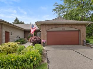 573 Spring Ln, Holland, MI 49423