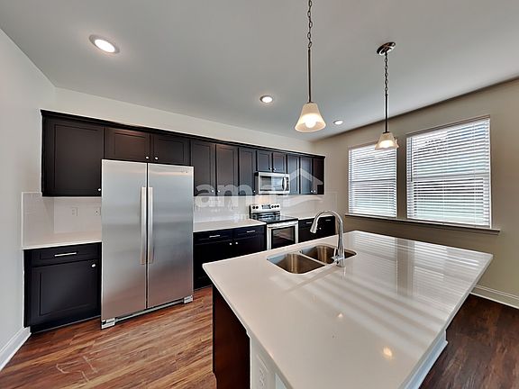 3rd image of 4061 Chivalry Dr