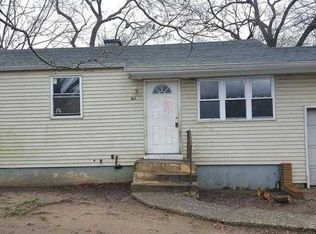 912 Walker Ave, Bellport, NY 11713