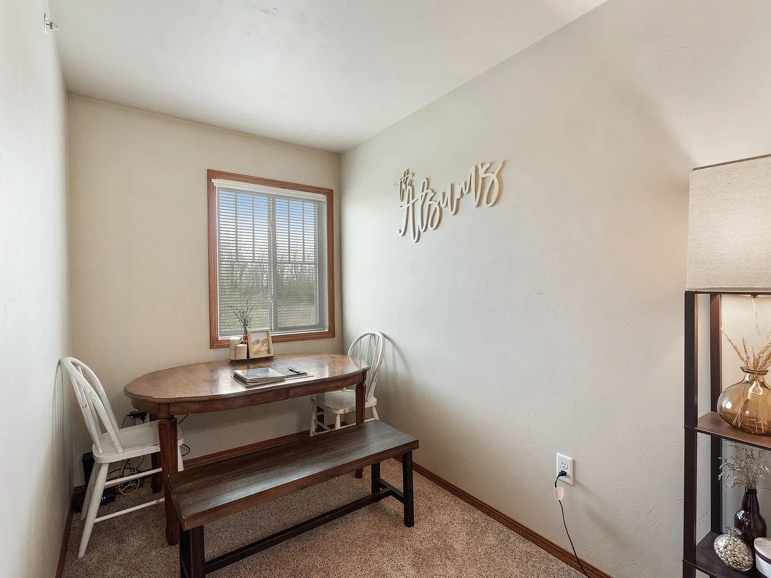 2 Bed, 1.5 Bath 2nd Floor - 1,165 sq ft — Photo 3