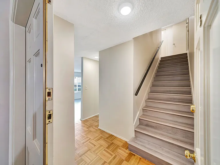10634 Holman Ave #3-2 — Photo 5