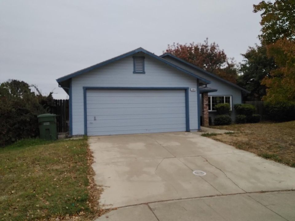 1st image of 224 Plains Ct