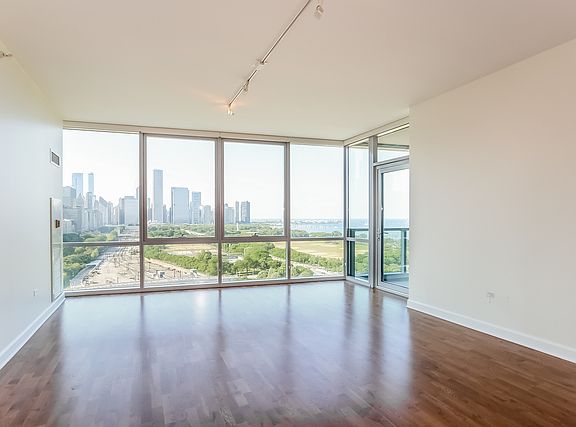 4th image of 1201 S Prairie Ave APT 1602