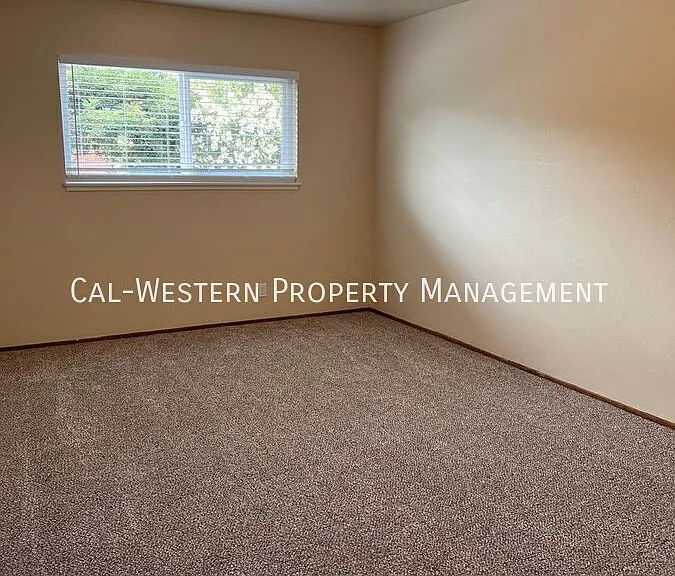3056 Van Sansul Ave #8 — Photo 2