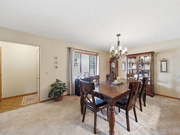 4th image of 1045 Bradford Dr