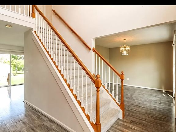 Entry way stairs to bedroom