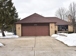 19334 Schoolhouse Rd, Mokena, IL 60448