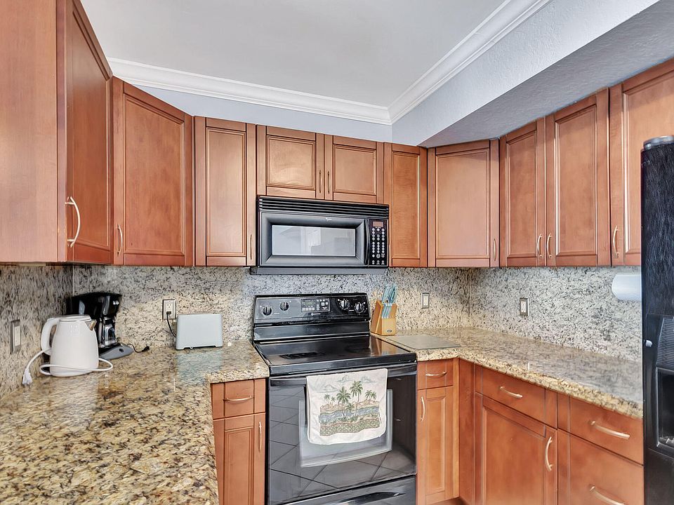 1st image of 1801 N Flagler Dr APT 301