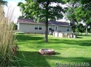 841 Fairview Rd, Bluffs, IL 62621