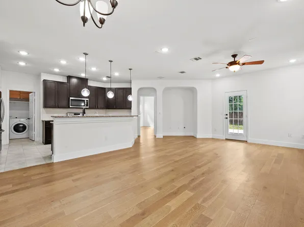 544 Ayinger Ln, Austin, TX 78728