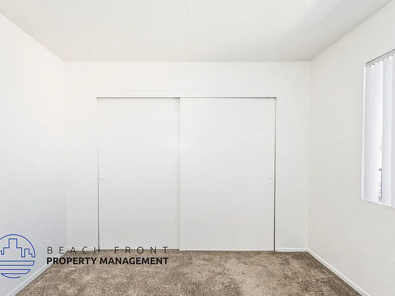 1375 Temple Ave — Photo 17