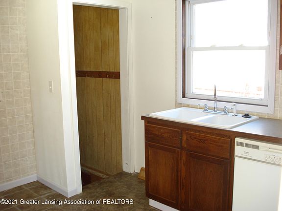 5th image of 2028 Melvin Ct