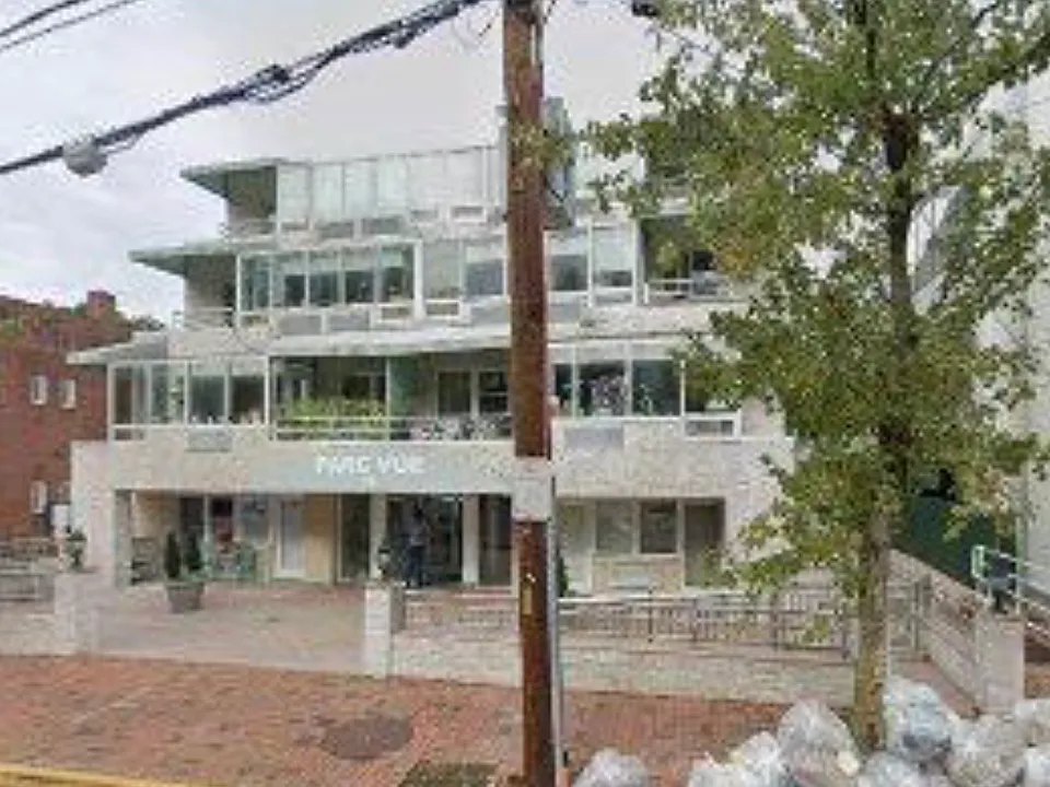 237 Great Neck Rd