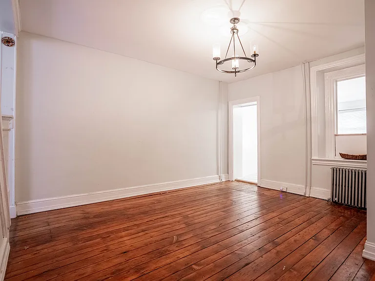 203 Dupont St — Photo 7