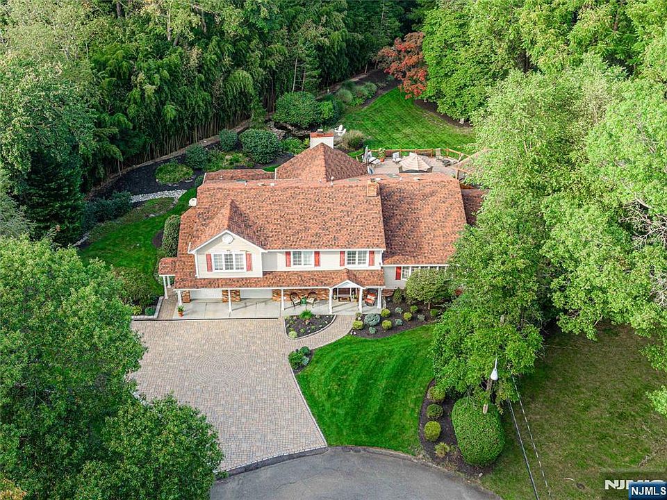 1st image of 65 Arcadia Ct