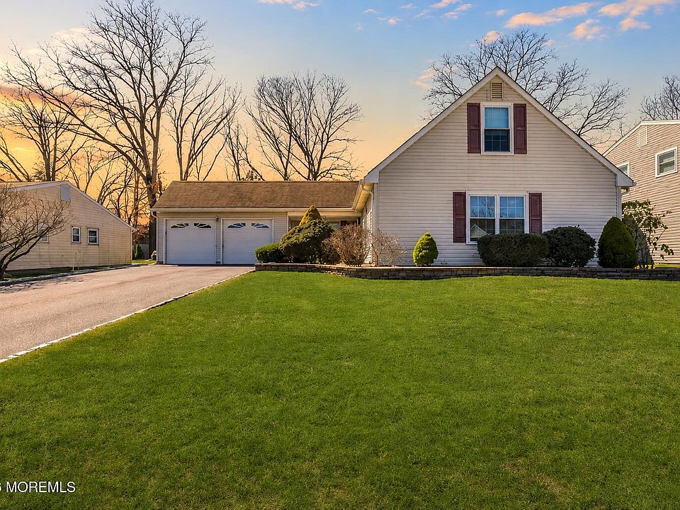 1st image of 5 Berkshire Drive