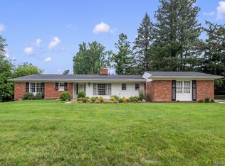 1151 Peveril Rd, Bloomfield Hills, MI 48304