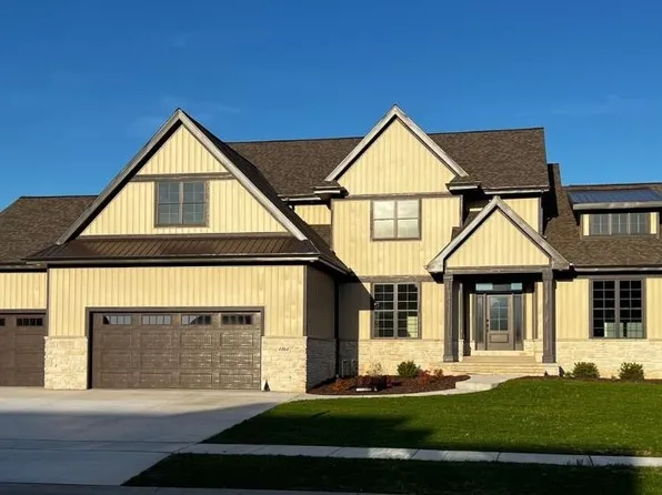 4864 Prairie School Dr, Hobart, WI 54155