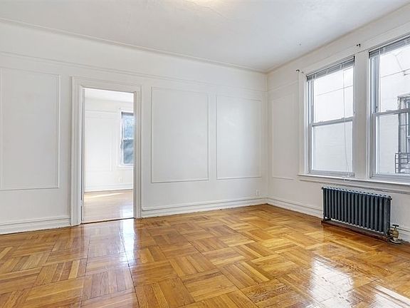 3rd image of 3276 33rd St APT 1F
