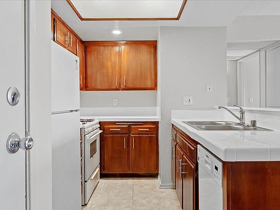 4th image of 2433 Barry Ave APT 104