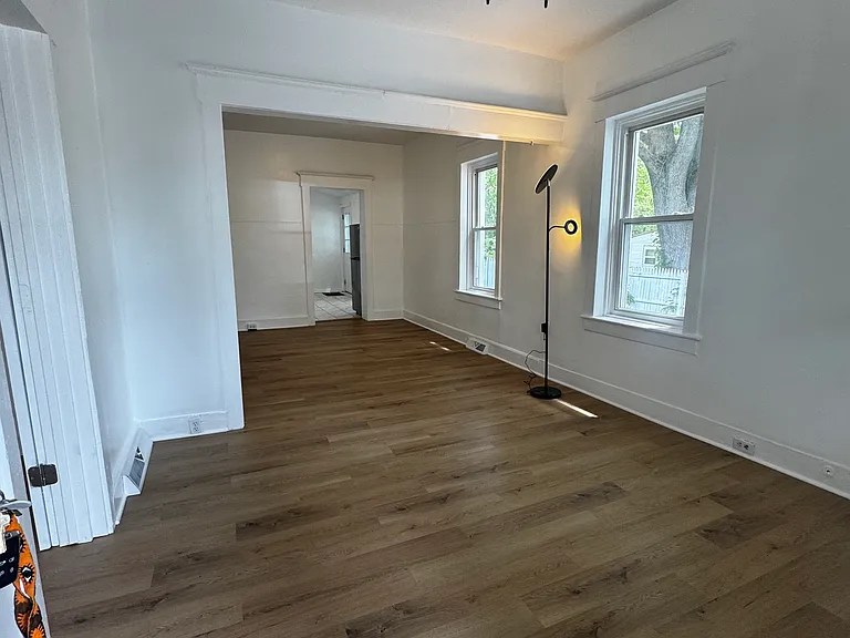 124 Field Ave — Photo 8
