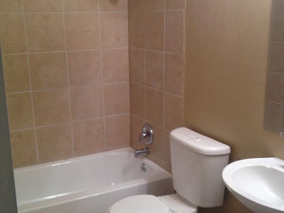 5th image of 450 Kernan Dr