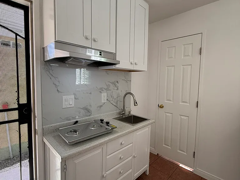 3810 Chamoune Ave — Photo 4