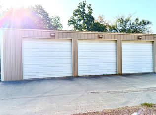 106 Hiawatha Dr, Mabank, TX 75156