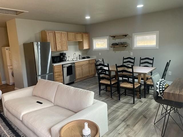 1st image of 920 Camp Dr #A
