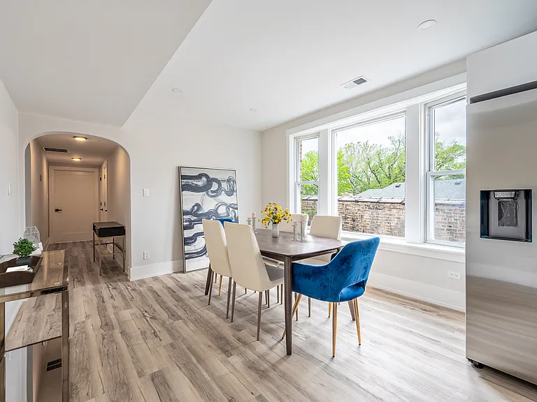 4815 N Hamlin Ave #2 — Photo 5